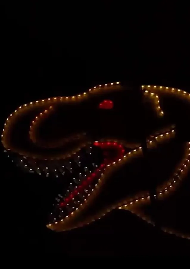 Apenas Um Gesto Nos Separa Do Caos