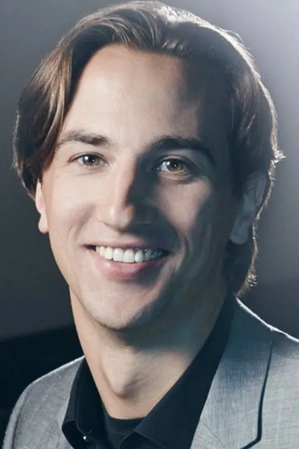 Аватар персоны James Weaver