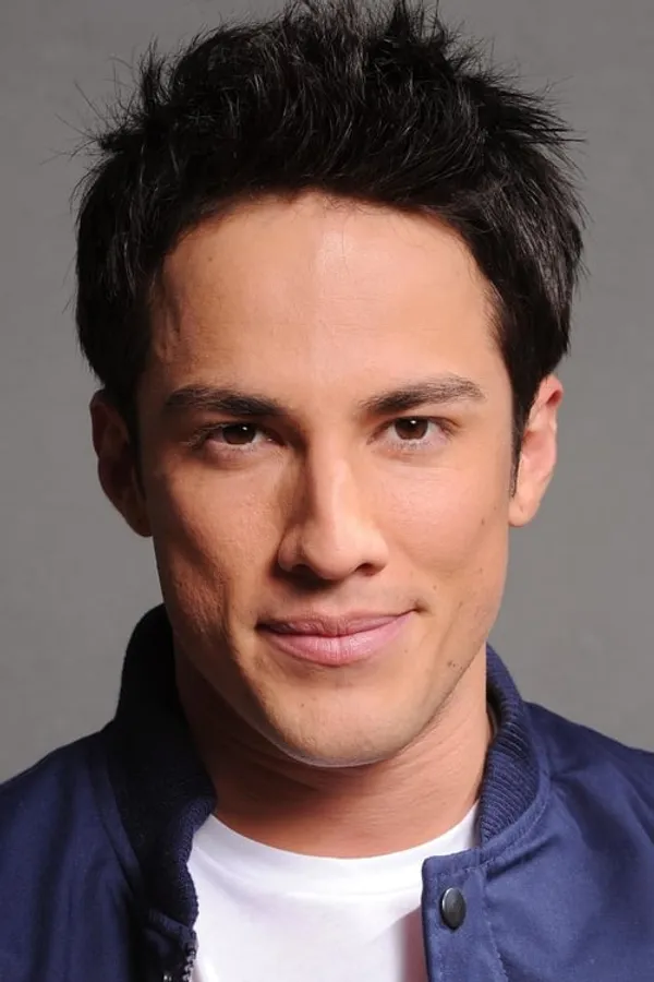 Аватар персоны Michael Trevino