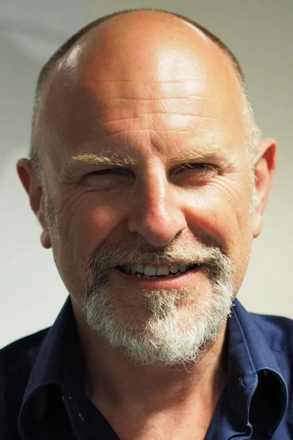 Аватар персоны Simon Evans